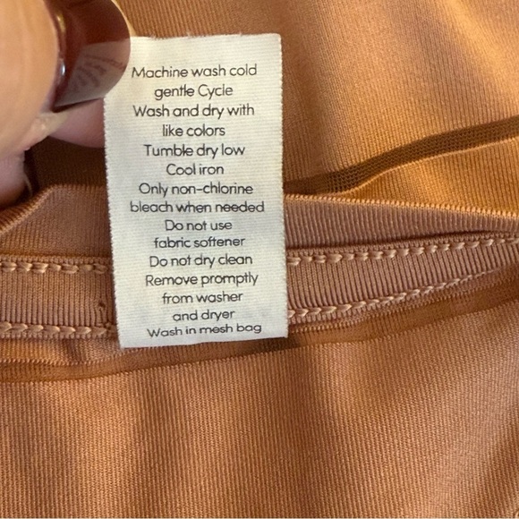 ATHLETA Stripe Mesh Tan Chi Tank Top Size Medium Workout Fitness Gym Athletic - Picture 7 of 9